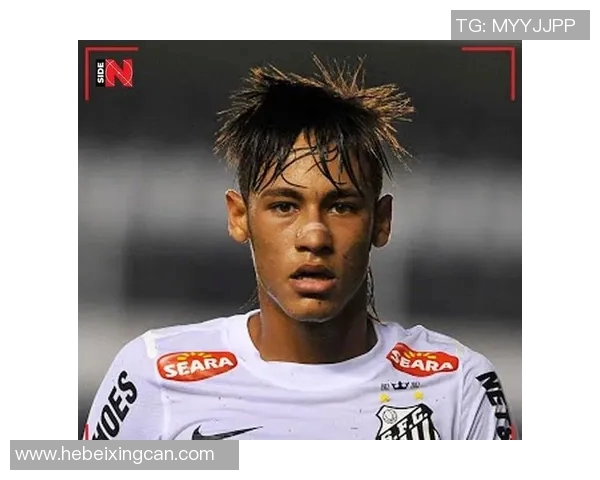 足球明星人物发型女生的时尚潮流解析与搭配技巧分享